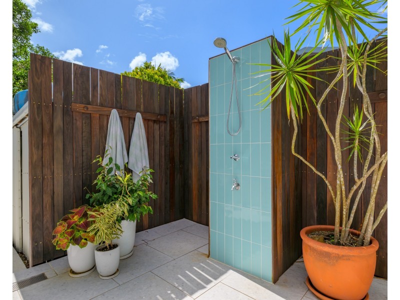 37 DOUBLE ISLAND DRIVE, Rainbow Beach QLD 4581