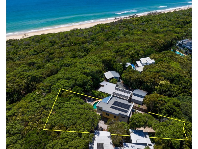20 ORANIA STREET, Rainbow Beach QLD 4581