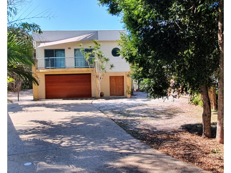 20 ORANIA STREET, Rainbow Beach QLD 4581