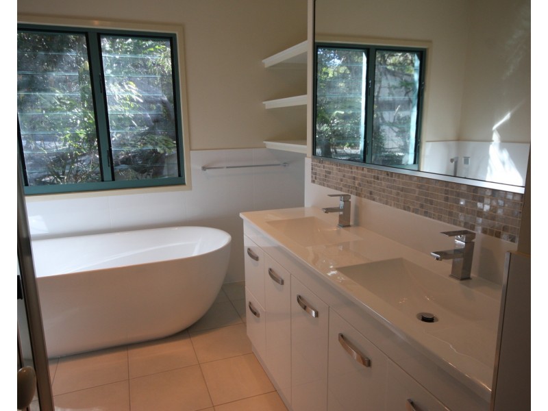 20 ORANIA STREET, Rainbow Beach QLD 4581