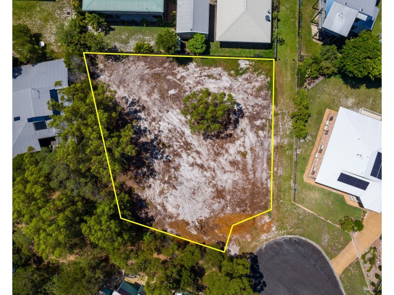 16 COOLBERRY COURT, Rainbow Beach QLD 4581