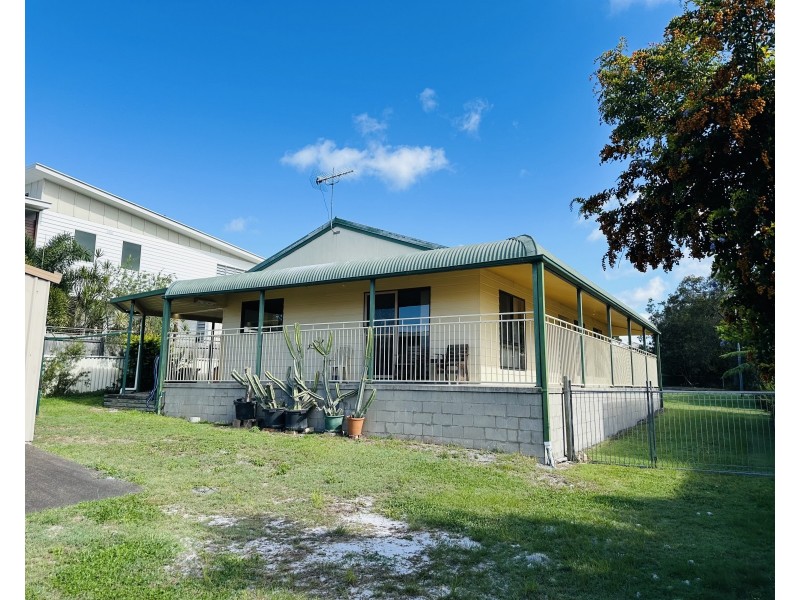 15 BOMBALA CRESCENT, Rainbow Beach QLD 4581