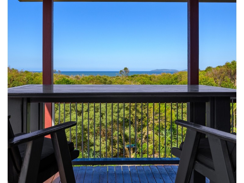 21 Belle Court, Rainbow Beach QLD 4581