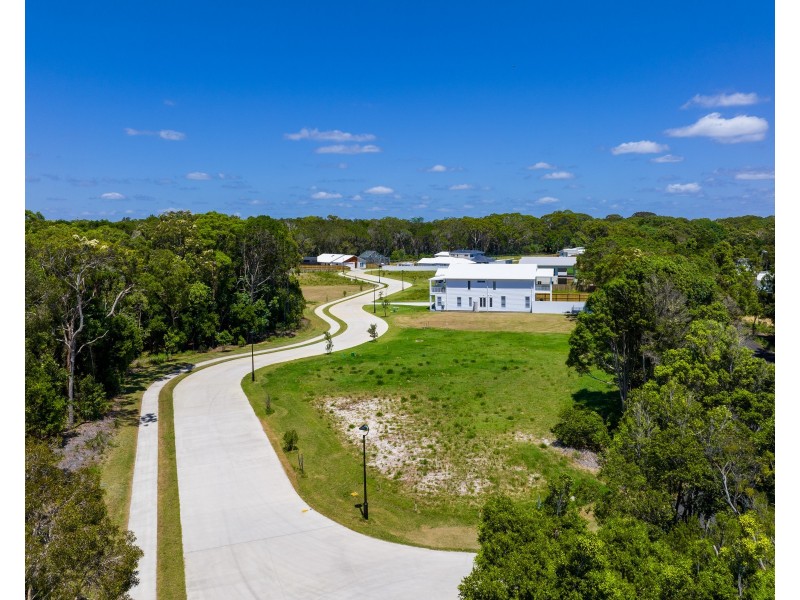 18 Wyvern Road, Rainbow Beach QLD 4581