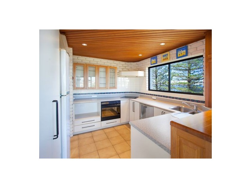 2/2a Mcilwraith Street, Moffat Beach QLD 4551