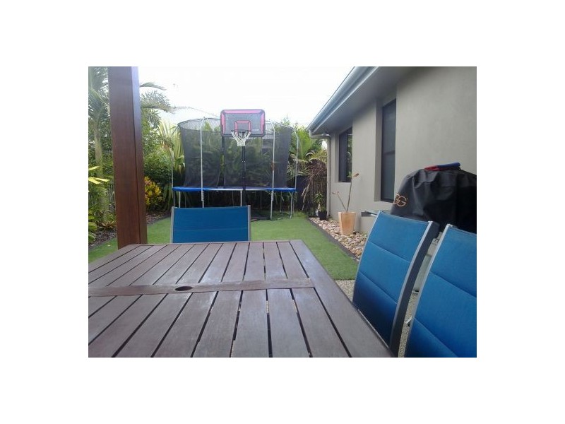 15 Forest Grove Crescent, Sippy Downs QLD 4556