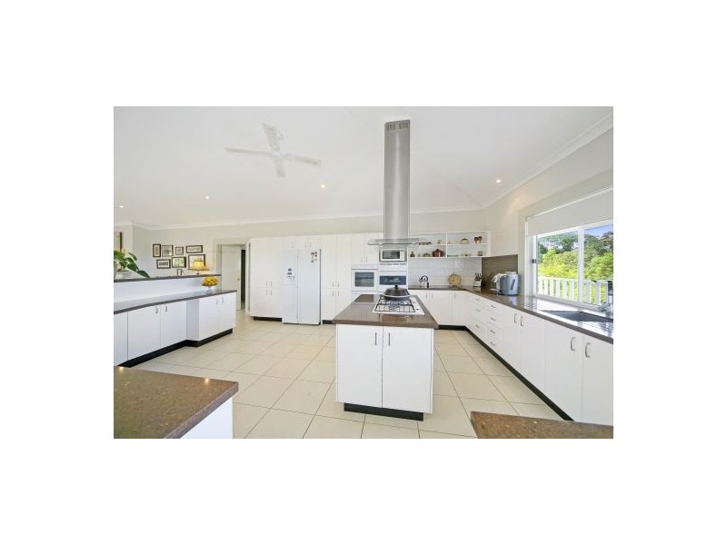 813 Hunchy Road, Hunchy QLD 4555