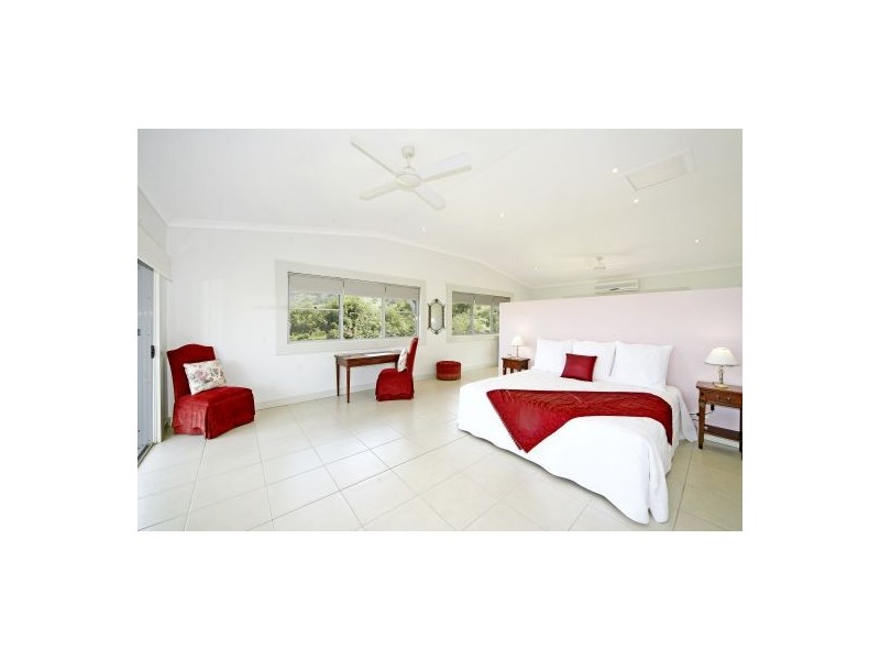 813 Hunchy Road, Hunchy QLD 4555