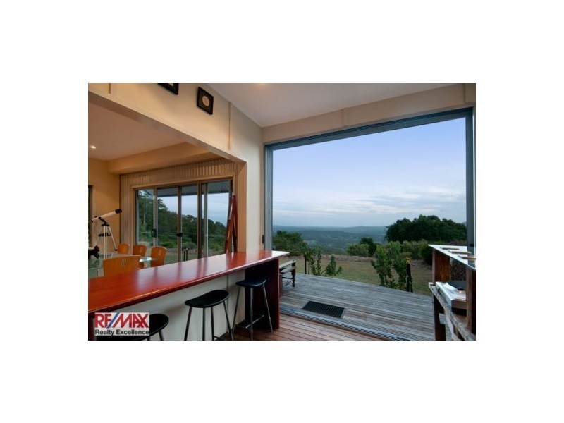 182 Thompson Road, Towen Mountain QLD 4560