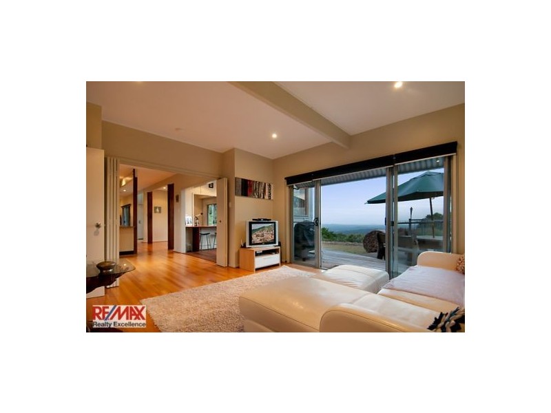 182 Thompson Road, Towen Mountain QLD 4560