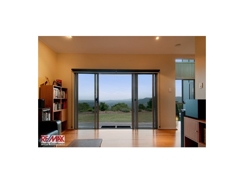 182 Thompson Road, Towen Mountain QLD 4560