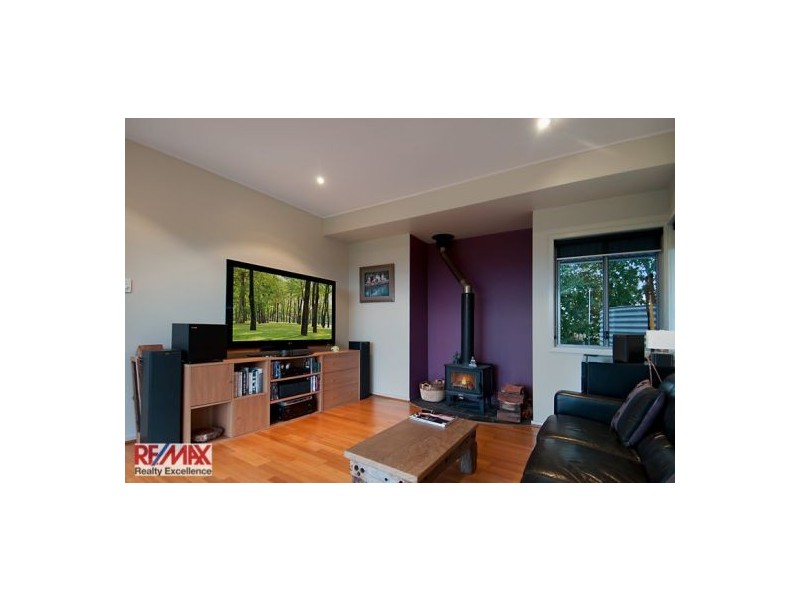 182 Thompson Road, Towen Mountain QLD 4560