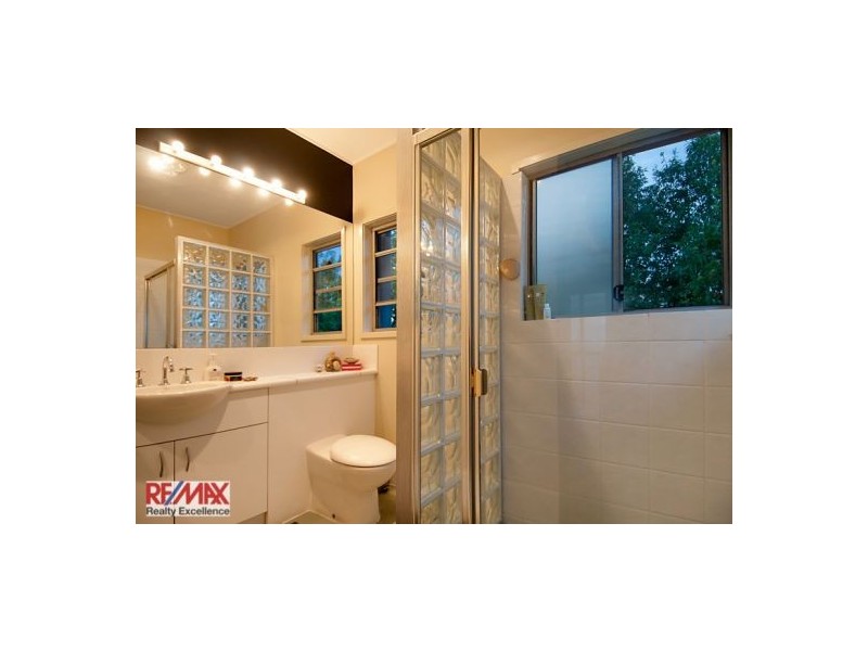 182 Thompson Road, Towen Mountain QLD 4560