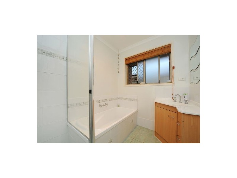 11 Helm Crescent, Wurtulla QLD 4575