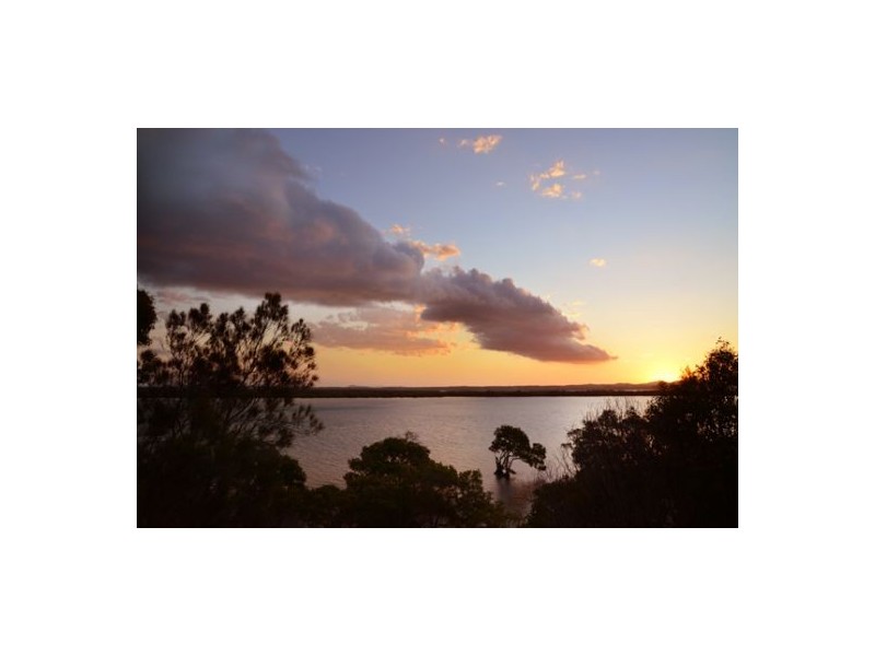 106 Western Road, Macleay Island QLD 4184