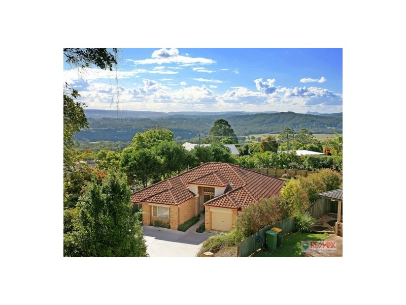 10 Courcheval Terrace, Mons QLD 4556