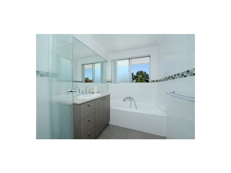 3 Mulloka Esplanade, Wurtulla QLD 4575