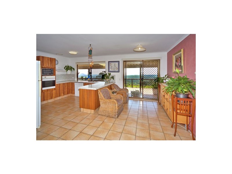 25 Flaxton Drive, Mapleton QLD 4560