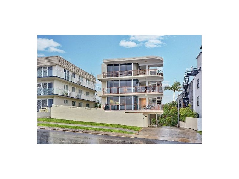 Units1 & 2/4 Marina Walk, Alexandra Headland QLD 4572