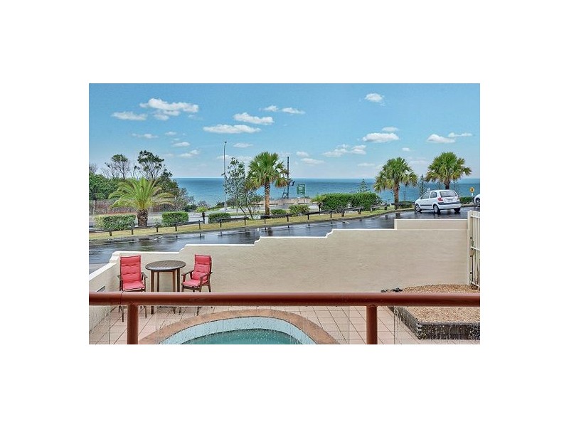 Units1 & 2/4 Marina Walk, Alexandra Headland QLD 4572