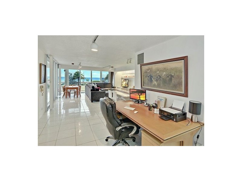 Units1 & 2/4 Marina Walk, Alexandra Headland QLD 4572