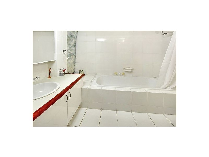 Units1 & 2/4 Marina Walk, Alexandra Headland QLD 4572