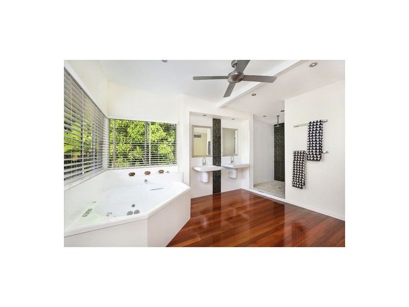 563 Petrie Creek Rd, Rosemount QLD 4560