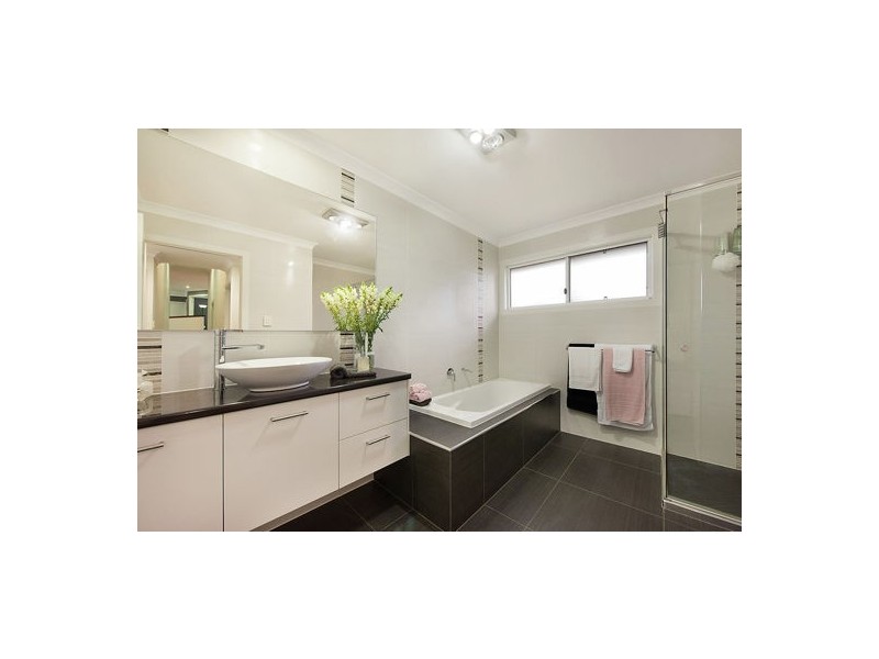 2 Kindal Court, Palmwoods QLD 4555