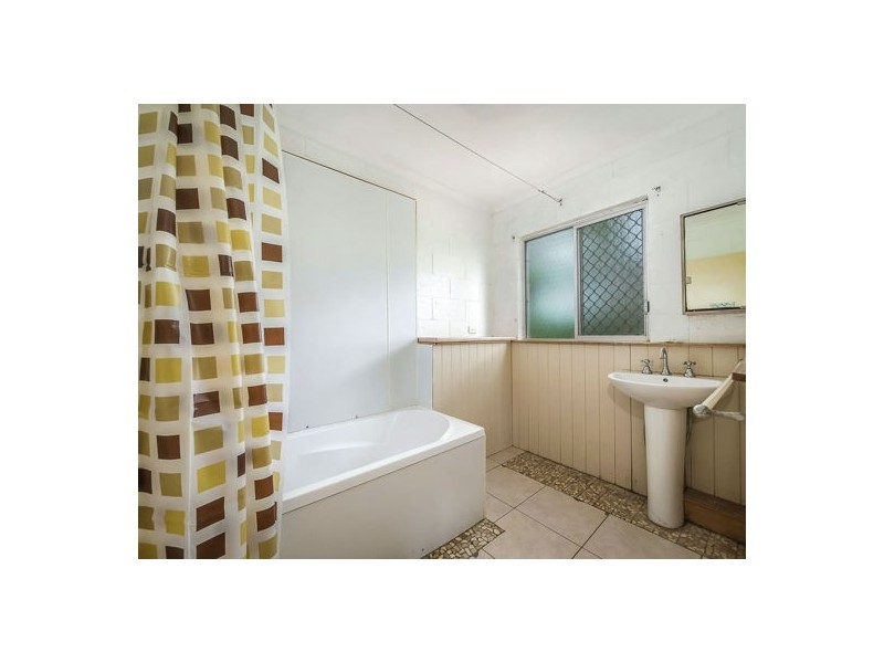 14 Rifle Range Rd, Nambour QLD 4560