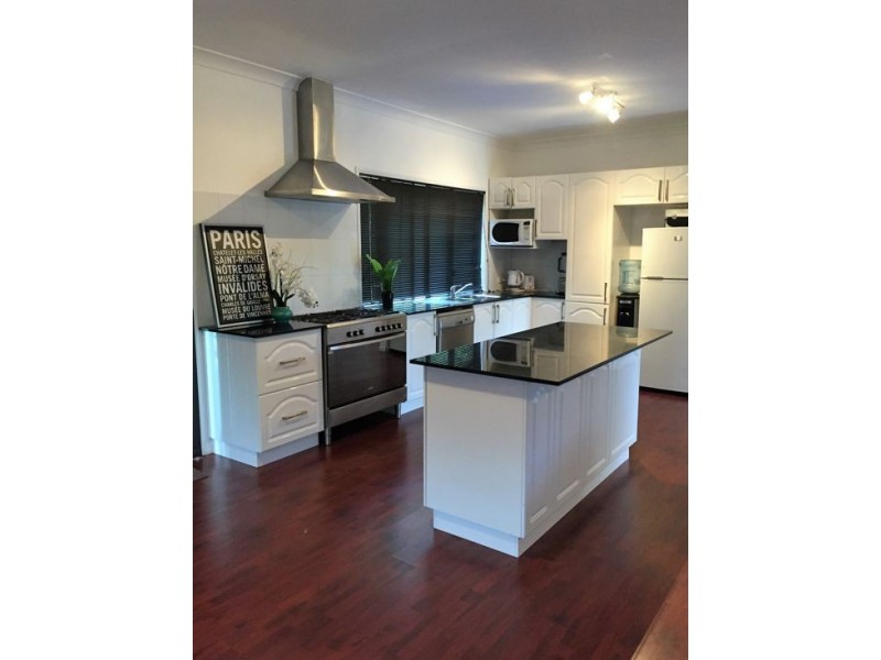 13 Brandenburg Rd, Mooloolah Valley QLD 4553