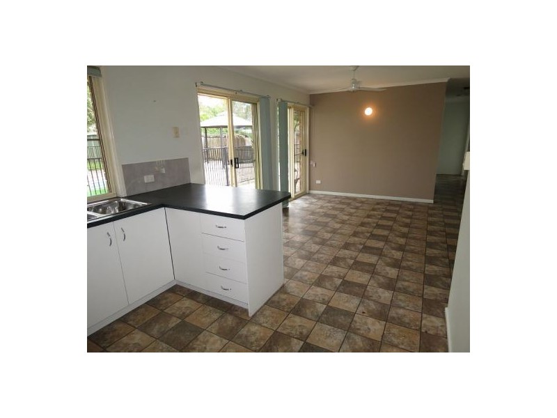 5 Cottonwood Court, Landsborough QLD 4550