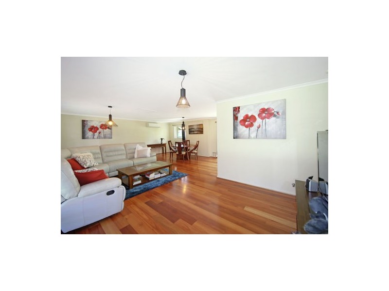 33 Ballantyne Crt, Glenview QLD 4553