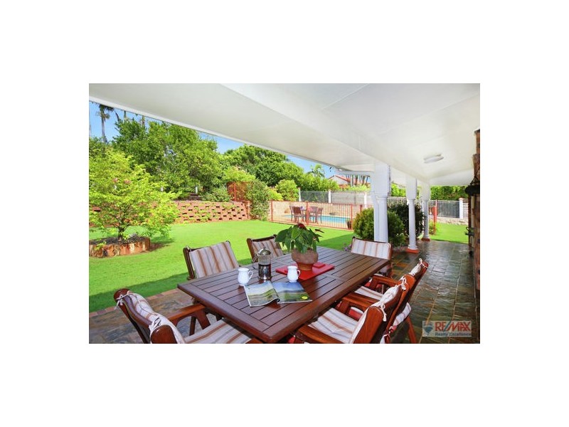 2 Crestwood Rd, Glass House Mountains QLD 4518