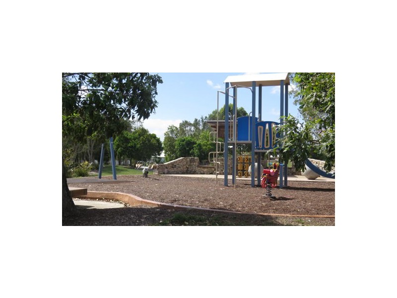 10 Burrows Street, Sippy Downs QLD 4556