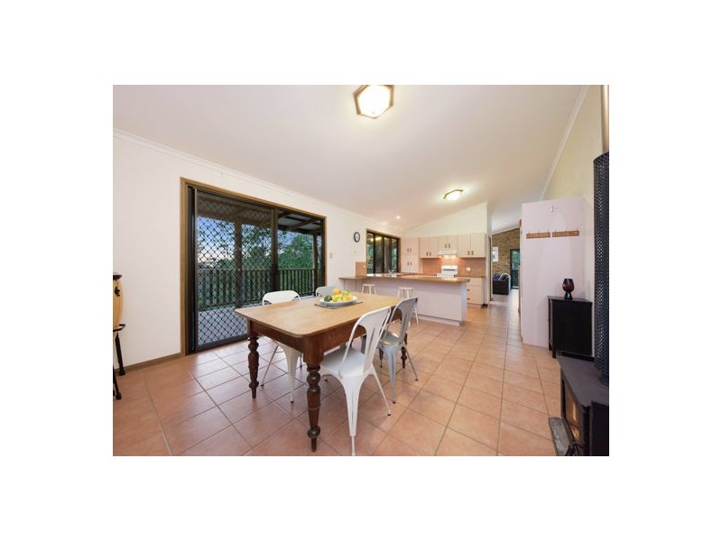 61 College Road, Mapleton QLD 4560