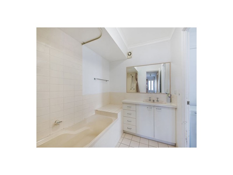 4,17 Ballinger Court, Buderim QLD 4556