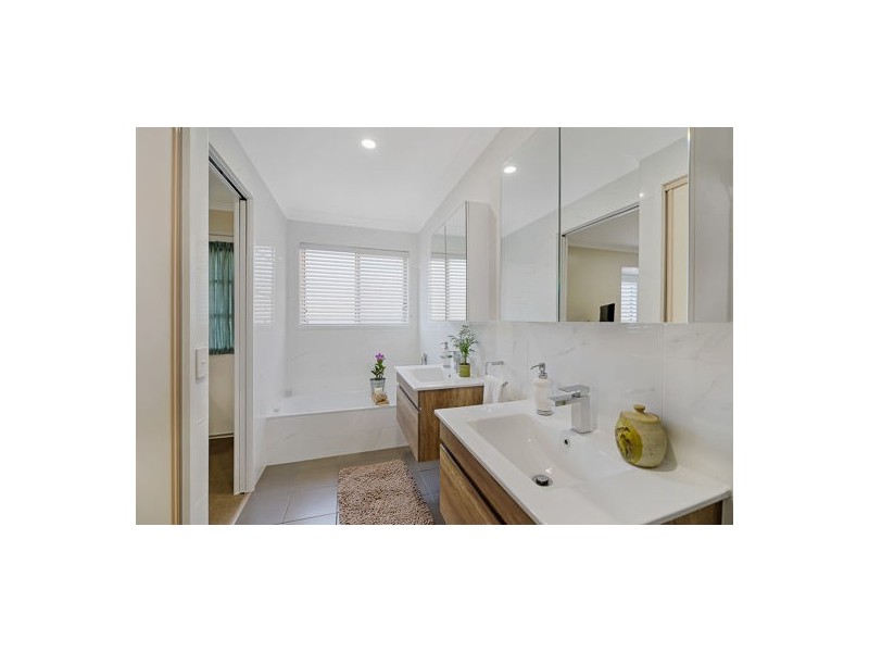 25 Post Office Road, Mapleton QLD 4560