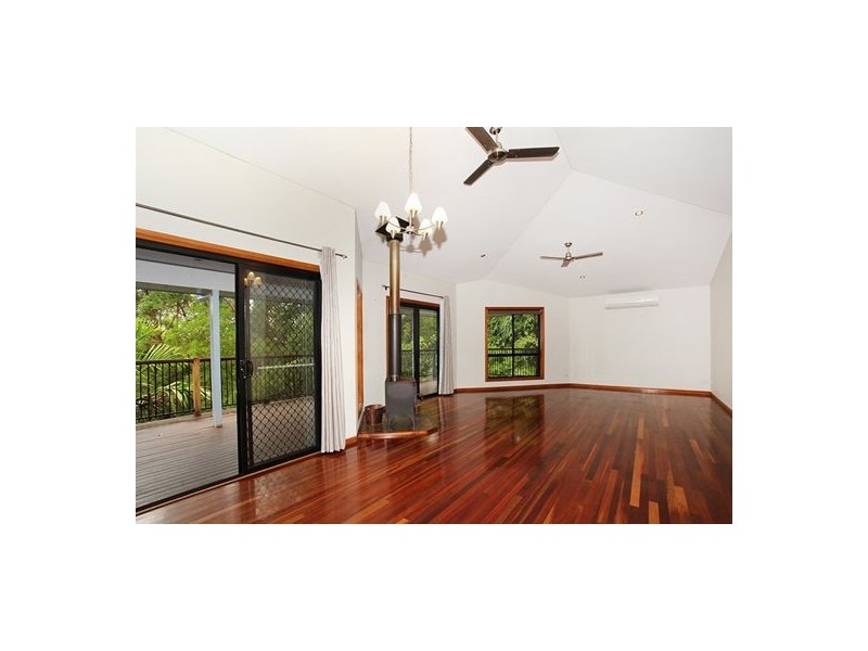 27 Leigha Place, Kureelpa QLD 4560