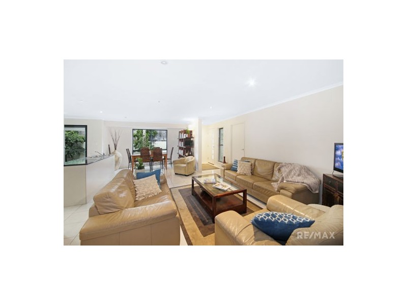 2/1 Gallows Place, Palmwoods QLD 4555