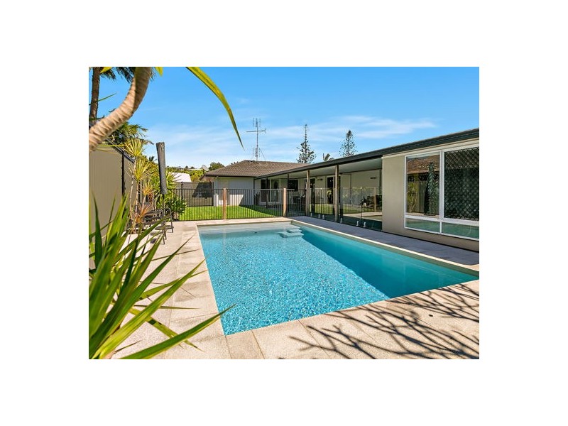 51 Buderim Pines Drive, Buderim QLD 4556