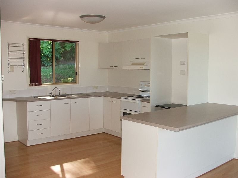 6 Bluegum Court, Little Mountain QLD 4551