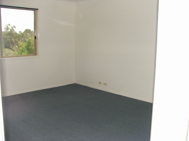 6 Bluegum Court, Little Mountain QLD 4551