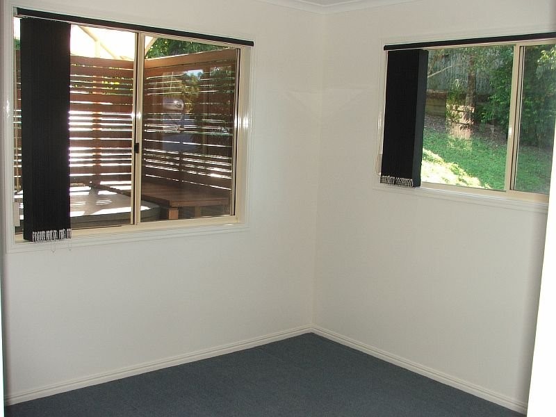 6 Bluegum Court, Little Mountain QLD 4551