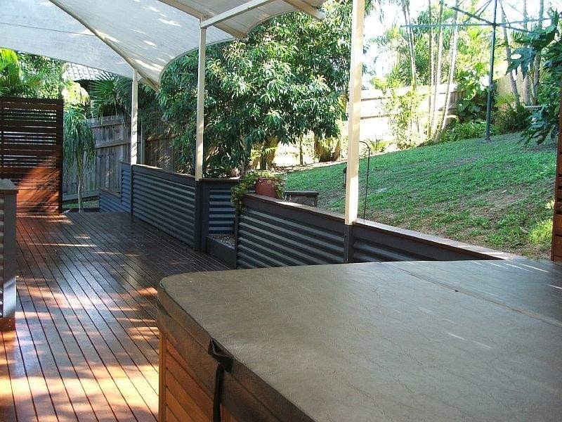 6 Bluegum Court, Little Mountain QLD 4551