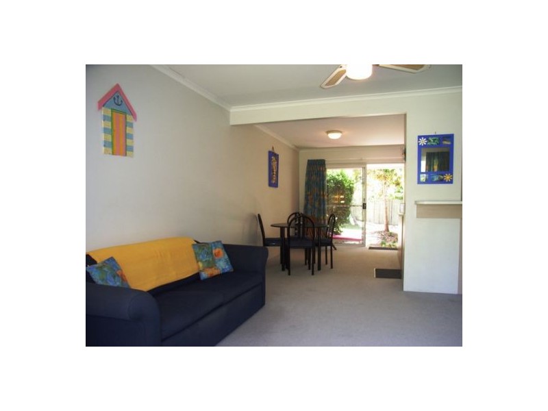 4 / 23 Margit Crescent, Sunrise Beach QLD 4567