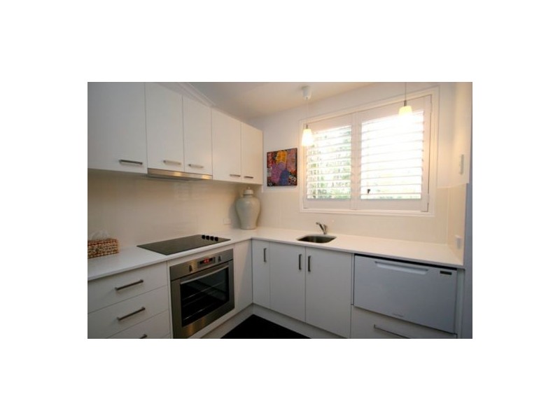 1/3 Sylvia Street, Noosaville QLD 4566