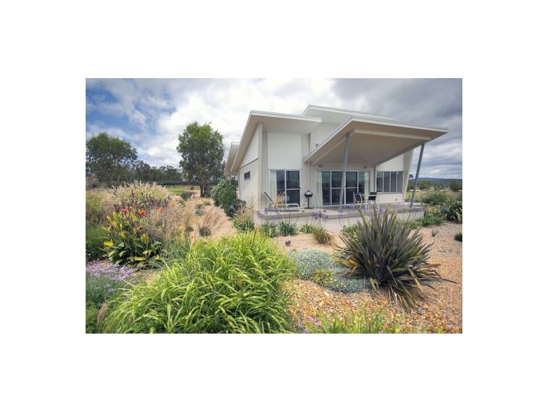 165 Sundown Rd, Ballandean QLD 4382