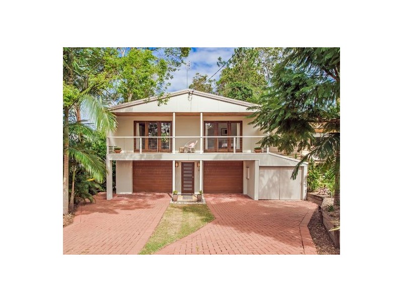 8 Pakee St, Alexandra Headland QLD 4572