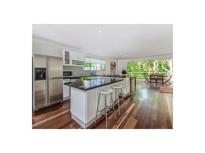 8 Pakee St, Alexandra Headland QLD 4572