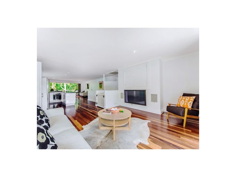 8 Pakee St, Alexandra Headland QLD 4572